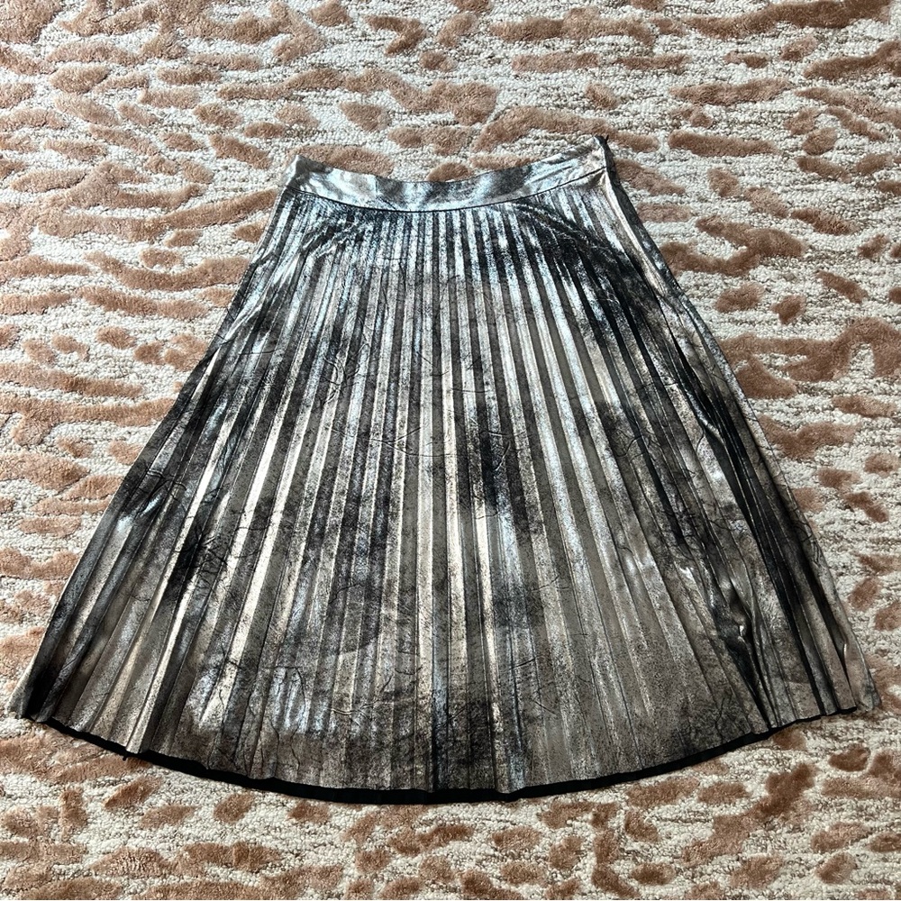 Halogen Metallic Pleated Skirt Estimated Size M - Picture 2 of 7